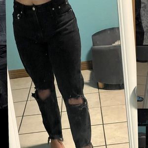Abercrombie & Fitch highrise mom jeans 🖤